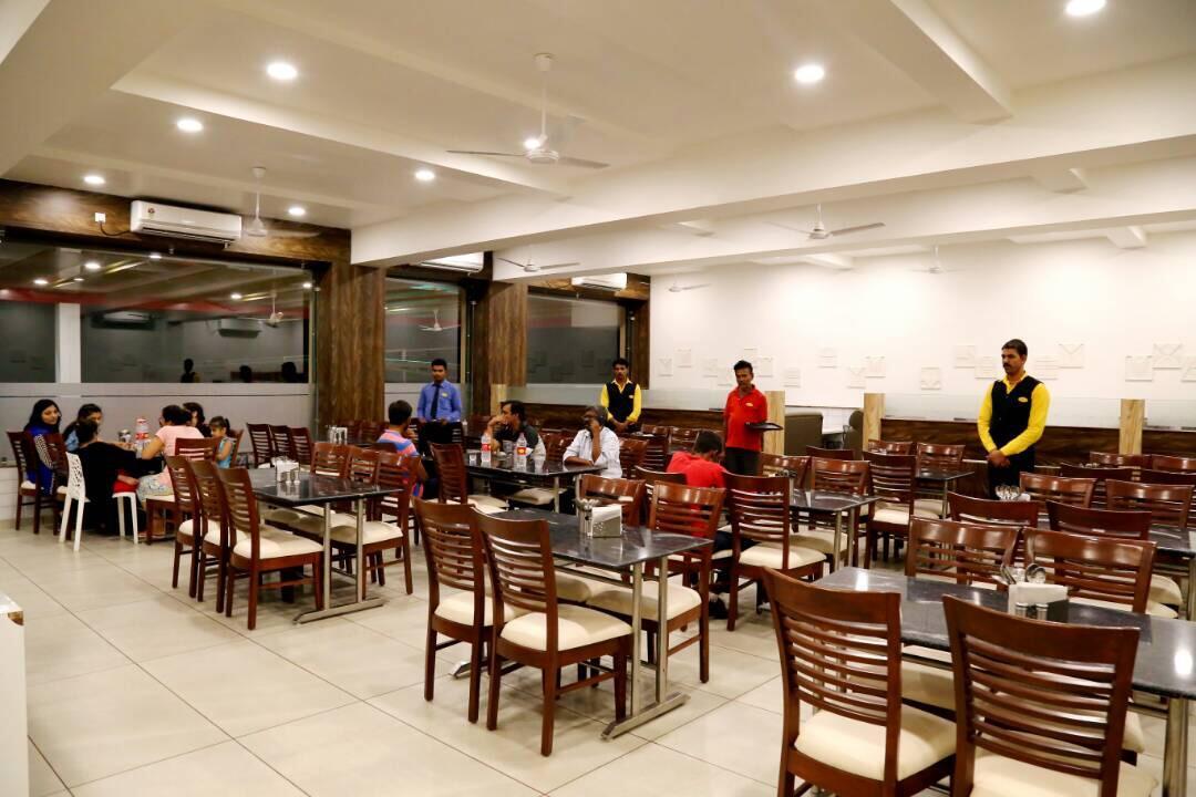 Virat Hotel & Guest House Radhanpur Екстер'єр фото
